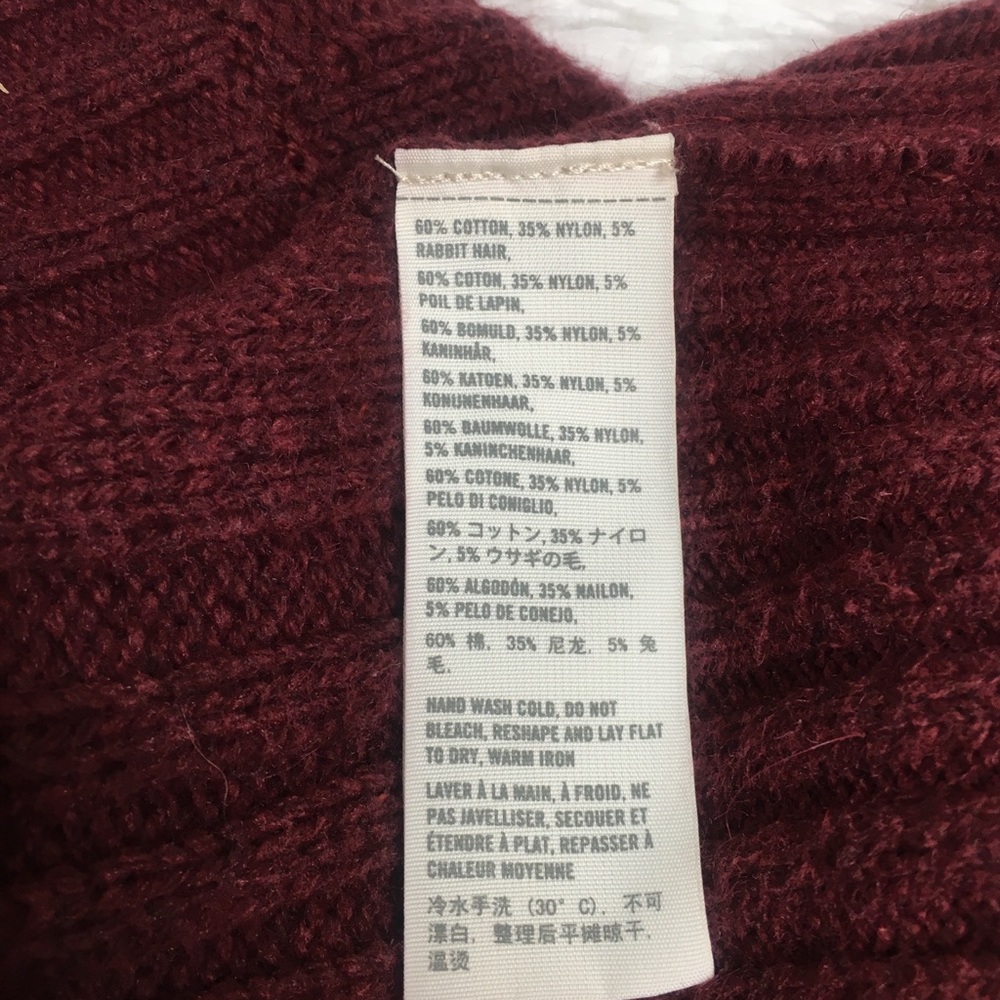 ❌SOLD❌ Hollister Burgundy Cable Knit Cardigan - Picture 7 of 8